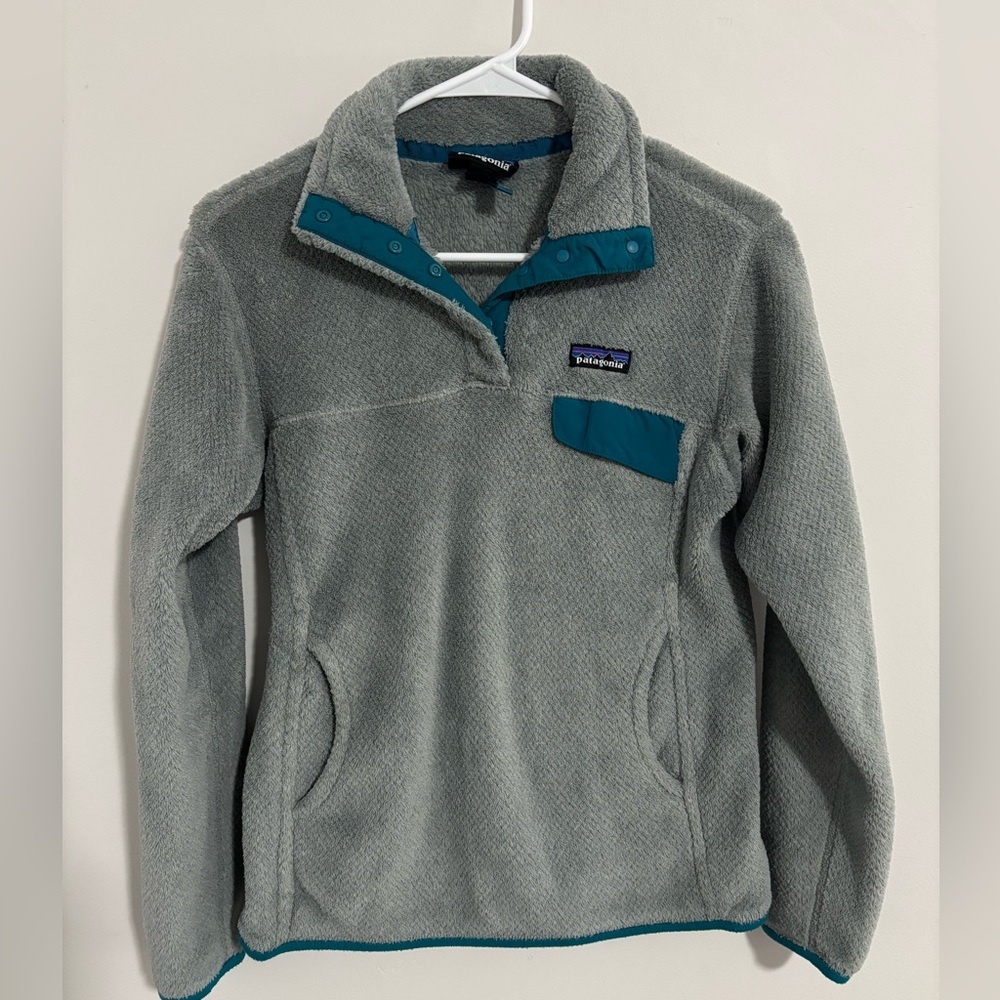 Women’s Medium Patagonia Teal and Gray Fleece Jacket